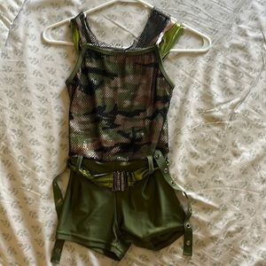 Child’s hip hop dance costume